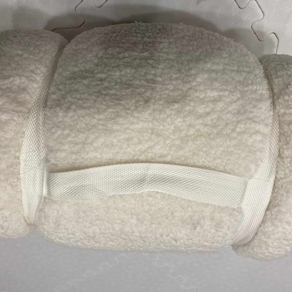 Large Cozy White Sherpa blanket
